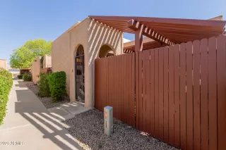 Photo #3: 6919165 Listing