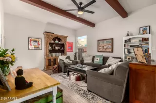 Photo #6: 6919165 Listing