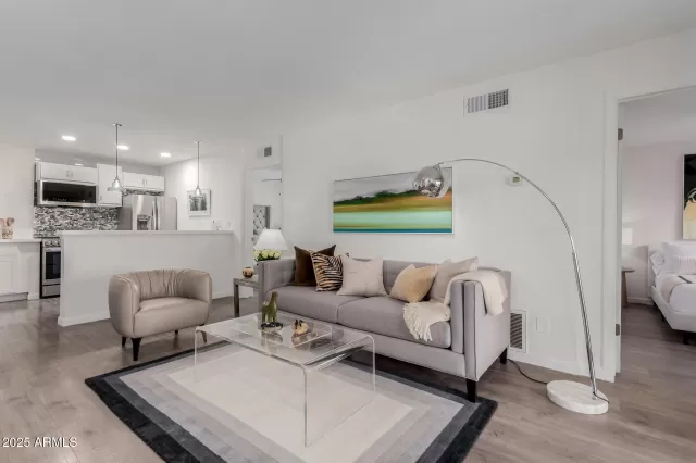 MLS: 6919172 Condo For Sale