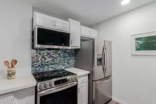 Photo #3: 6919172 Listing 