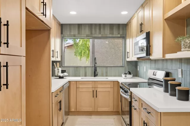 MLS: 6919270 Condo For Sale