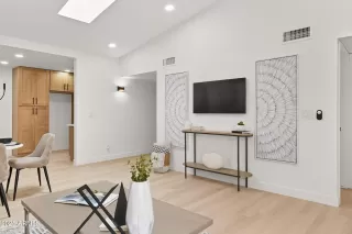 Photo #4: 6919270 Listing