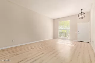 Photo #1: 6919279 Listing