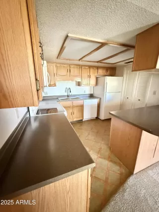 Photo #4: 6919300 Listing