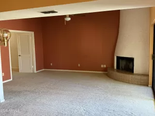 Photo #6: 6919300 Listing