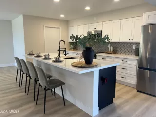 Photo #1: 6919384 Listing