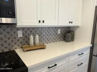 Photo #2: 6919384 Listing