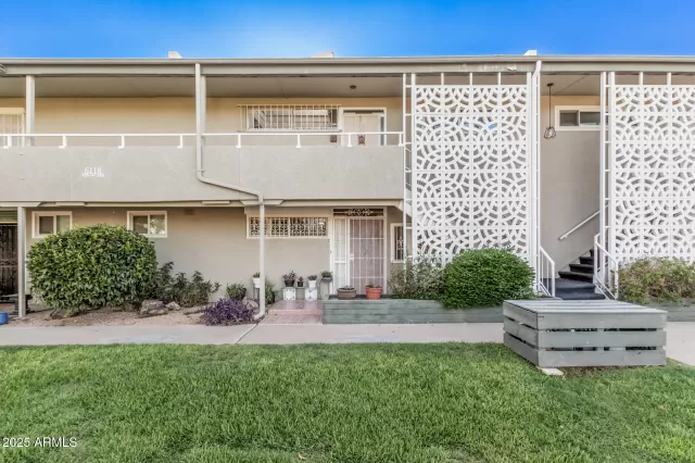 MLS: 6919389 Condo For Sale