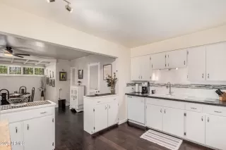 Photo #6: 6919389 Listing