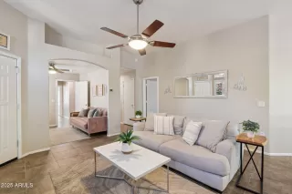 Photo #4: 6919471 Listing 