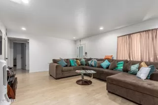 Photo #1: 6919708 Listing