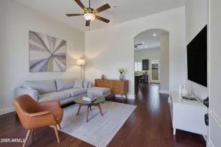 Photo #3: 6919733 Listing 