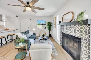 Photo #4: 6919790 Listing