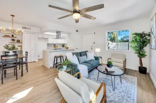 Photo #5: 6919790 Listing