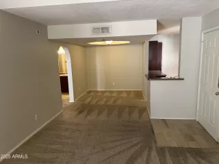 Photo #4: 6919871 Listing