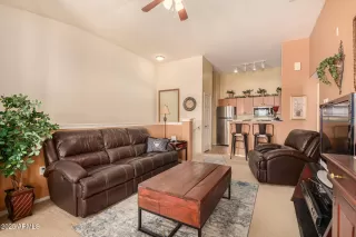 Photo #4: 6919873 Listing