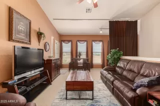 Photo #6: 6919873 Listing