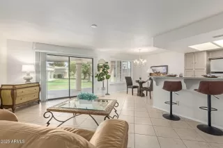 Photo #4: 6919984 Listing