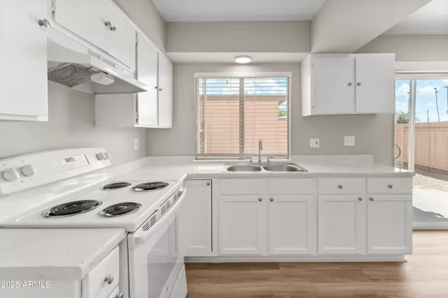 MLS: 6919985 Condo For Sale