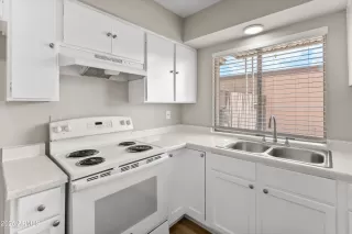 Photo #4: 6919985 Listing