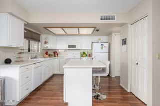 Photo #3: 6920022 Listing