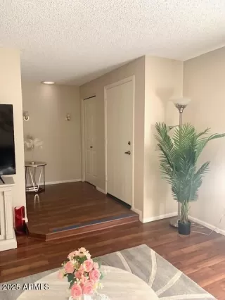 Photo #6: 6920022 Listing