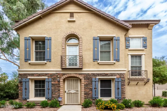 MLS: 6920038 Condo For Sale