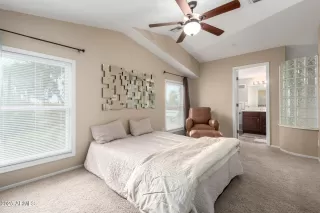 Photo #3: 6920038 Listing