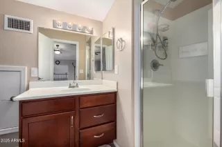 Photo #4: 6920038 Listing