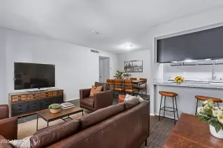 Photo #3: 6920057 Listing