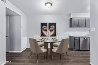 Photo #6: 6920057 Listing