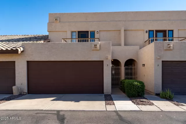 MLS: 6920110 Condo For Sale