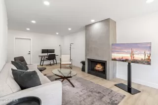 Photo #4: 6920110 Listing