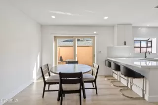 Photo #5: 6920110 Listing