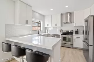 Photo #6: 6920110 Listing