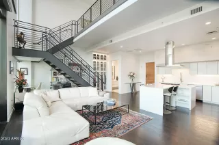 Photo #2: 6920217 Listing