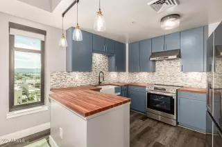 Photo #6: 6920350 Listing 