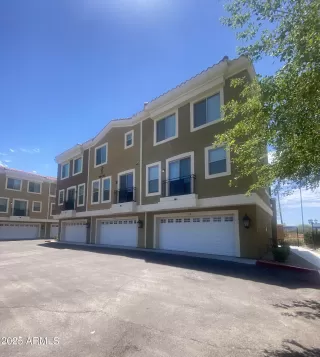 Photo #1: 6920418 Listing