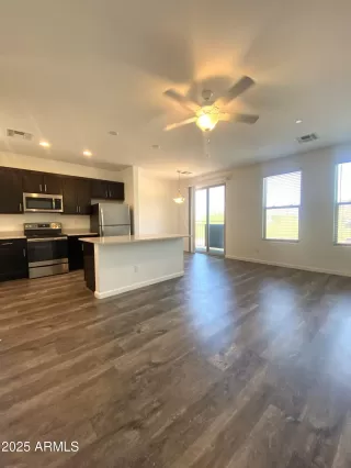 Photo #3: 6920418 Listing