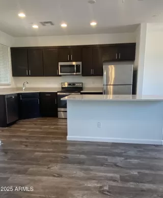 Photo #4: 6920418 Listing