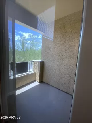 Photo #5: 6920418 Listing