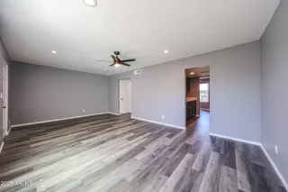 Photo #6: 6920425 Listing 