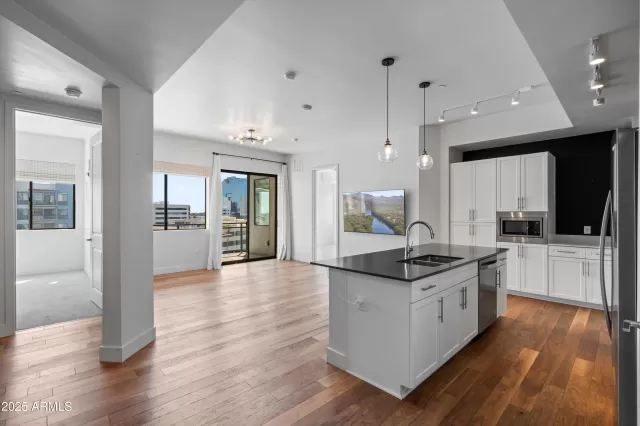 MLS: 6920481 Condo For Sale