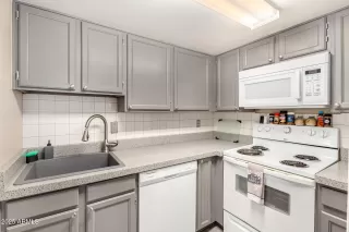 Photo #4: 6920496 Listing 