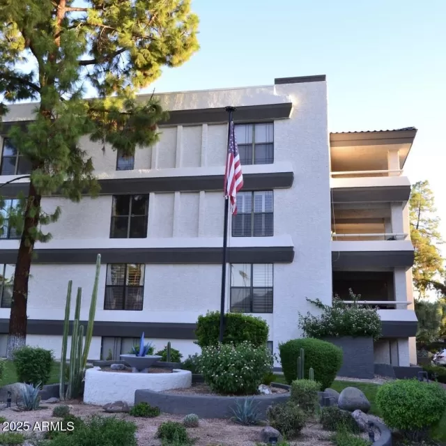 MLS: 6920506 Condo For Sale