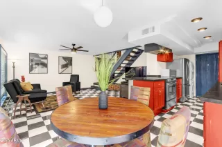 Photo #2: 6920626 Listing