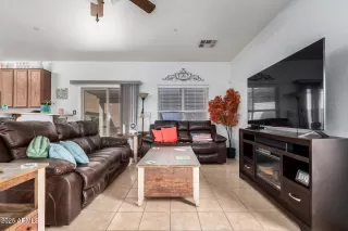 Photo #4: 6920759 Listing 