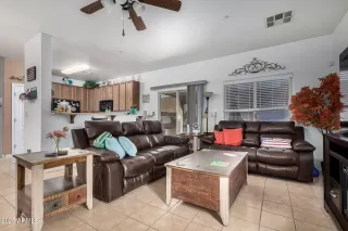 Photo #5: 6920759 Listing 