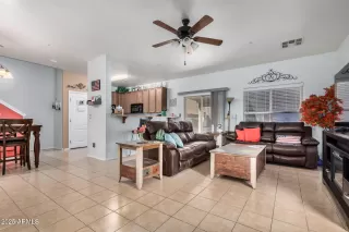 Photo #6: 6920759 Listing 