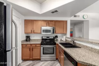 Photo #5: 6920788 Listing 